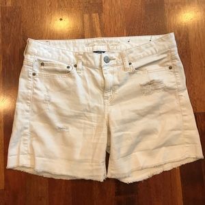 White Bermuda shorts